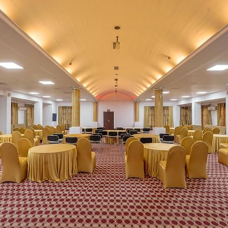 Hotel The Chinar Srinagar Exterior foto